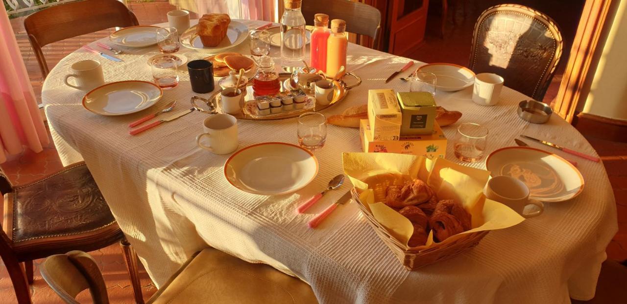 La Tour Noble Bed & Breakfast Saint-Saturnin  Eksteriør bilde