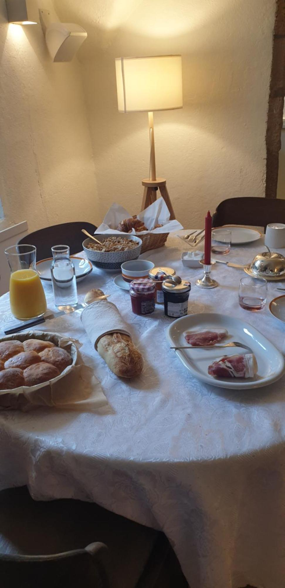 La Tour Noble Bed & Breakfast Saint-Saturnin  Eksteriør bilde